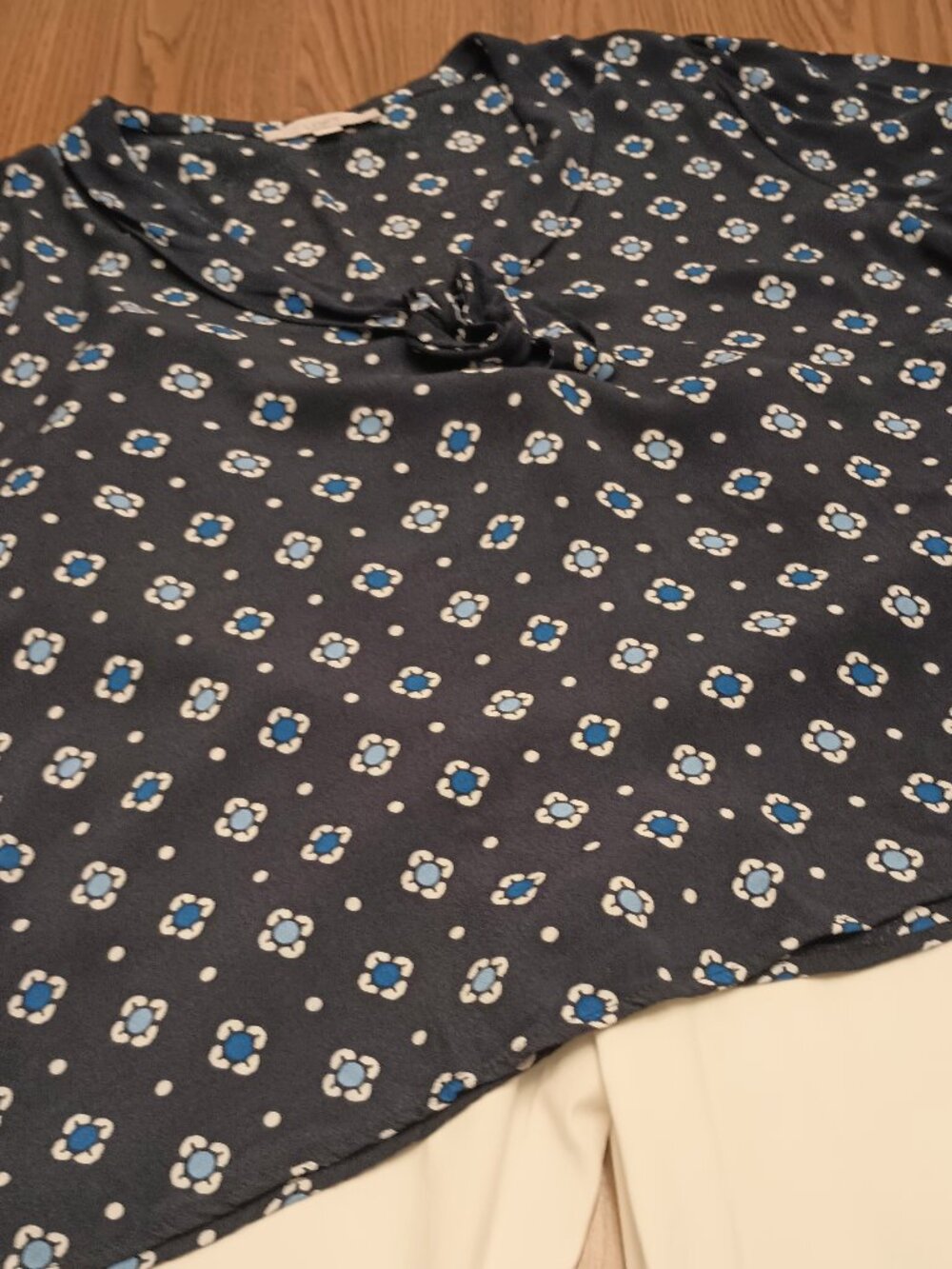 Loft Size XXL Blue Top (EUC)